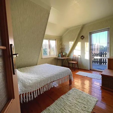 Zakatek Na Skraju Lasu *